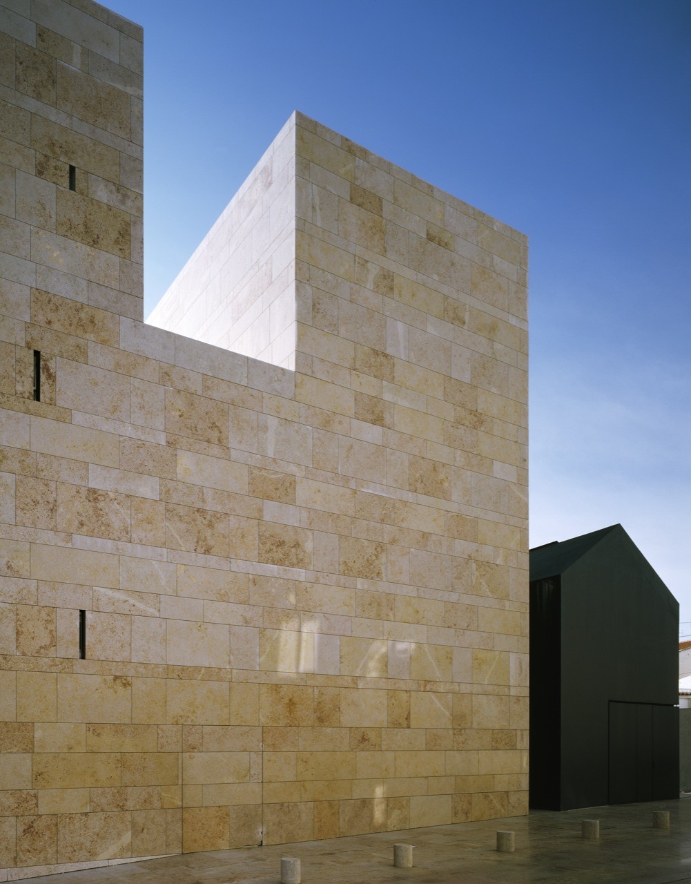 YINJISPACE - Aires Mateus Architecture x Sines Center for
